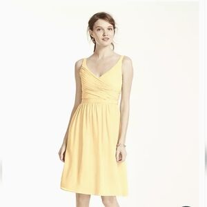 DAVID'S BRIDAL Short Chiffon V-Neck Dress with Ruching In Canary Yellow. Size 4